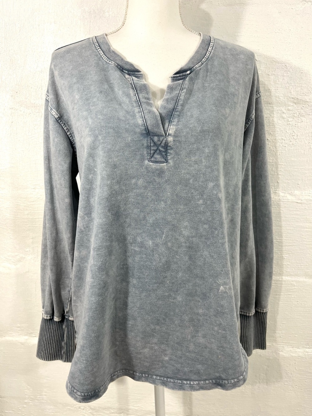 JANE & DELANCEY MINERAL WASH SWEATSHIRT